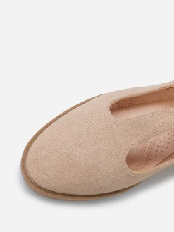 Outlet La Modeuse Babies en suédine à boucle dorée Taupe