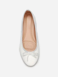 Hot La Modeuse Ballerines à bout rond et n艙ud Blanc
