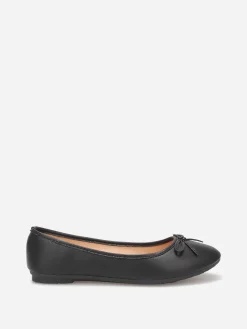 Discount La Modeuse Ballerines à bout rond et n艙ud Noir