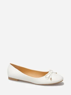 Outlet La Modeuse Ballerines avec n艙ud grandes tailles Blanc