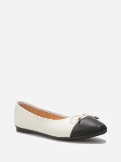 Discount La Modeuse Ballerines bicolore avec n艙ud Blanc