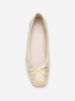 Outlet La Modeuse Ballerines multimatières à bout carré et n艙ud Doré