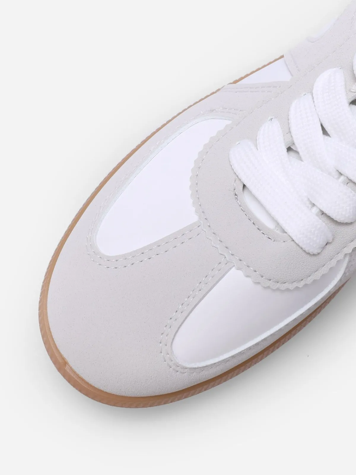 Discount La Modeuse Baskets à empiècements texturés Gris