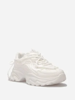 Discount La Modeuse Baskets à lacets et semelle crantée Blanc
