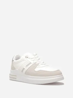 Clearance La Modeuse Baskets basses avec détails nubuck et toile Blanc