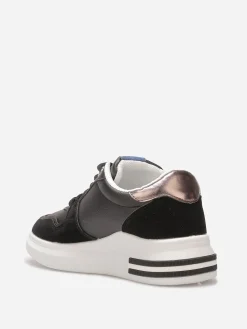 Discount La Modeuse Baskets basses avec détails denim et suédine Noir