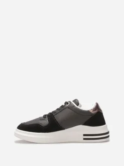 Discount La Modeuse Baskets basses avec détails denim et suédine Noir