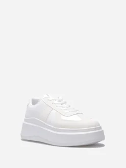 Hot La Modeuse Baskets bi-matières à plateforme compensée Blanc