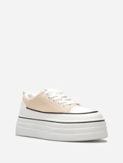 Clearance La Modeuse Baskets en simili à plateforme en relief Beige