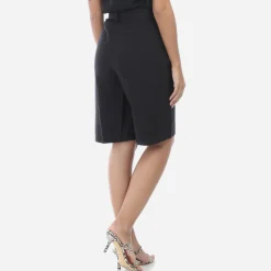 La Modeuse Bermuda à pinces avec ceinture à boucle Noir