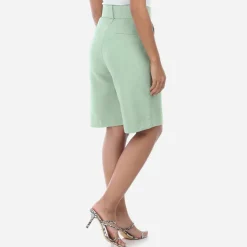Outlet La Modeuse Bermuda à pinces avec ceinture à boucle Vertclair
