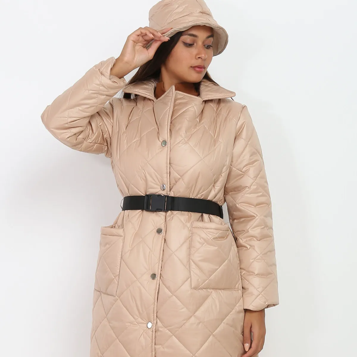 La Modeuse Bob matelassé avec surpiqûres Beige
