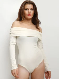 Discount La Modeuse Body à col bardot et fronces Beige