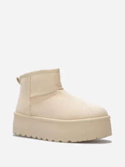 Best La Modeuse Boots en suédine fourrées à plateforme Beige