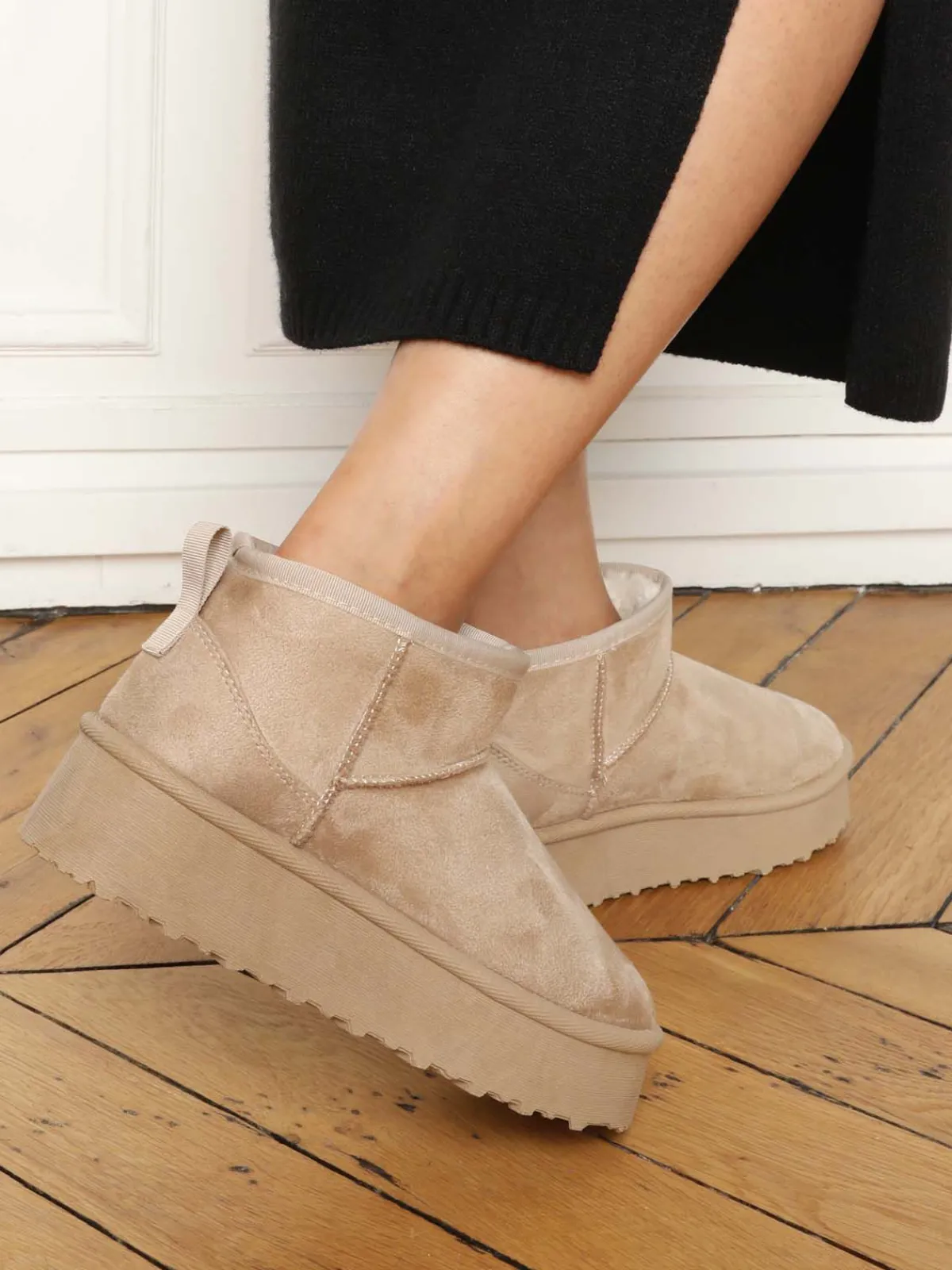 La Modeuse Boots fourrées à plateforme Beige