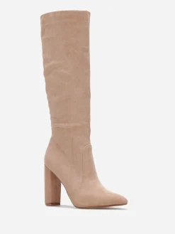 Online La Modeuse Bottes en suédine à bout pointu Taupe