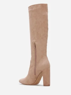 Online La Modeuse Bottes en suédine à bout pointu Taupe