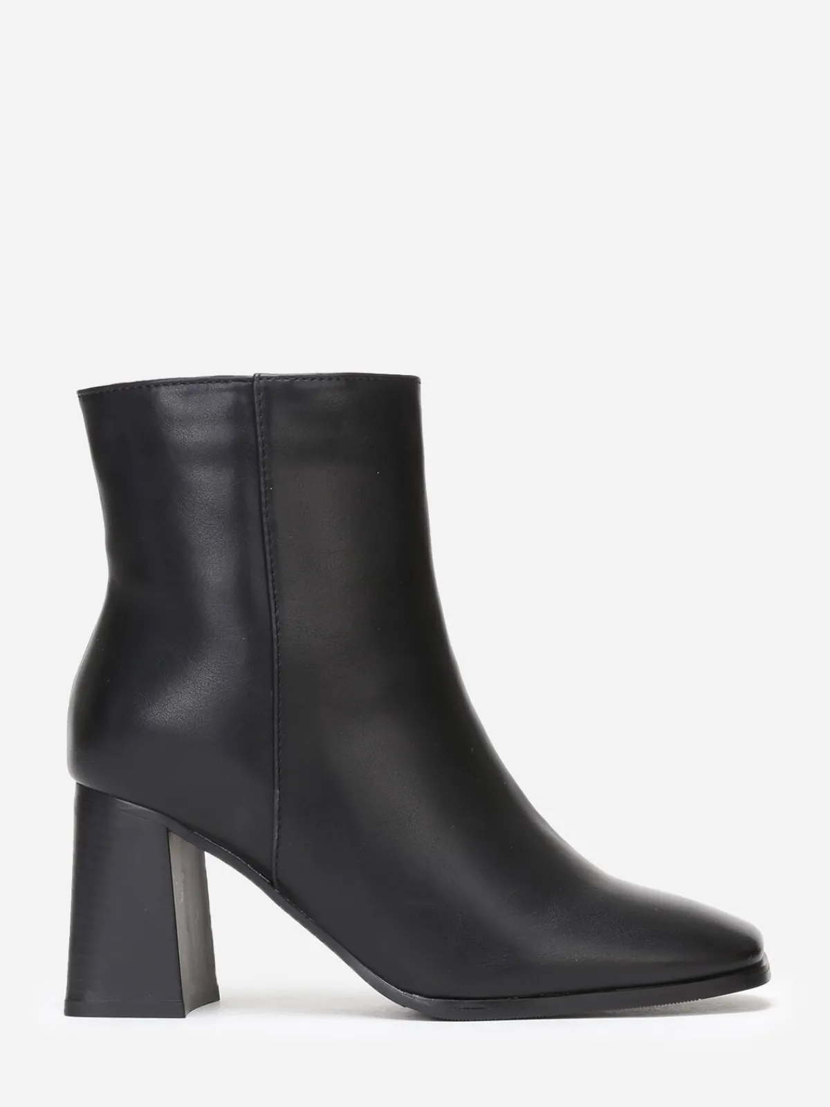 La Modeuse Bottines à bout carré et large talon Noir