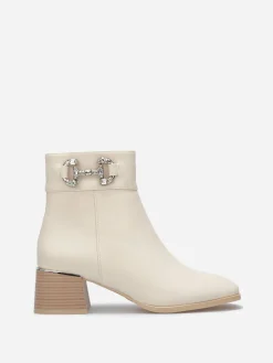 Best La Modeuse Bottines à bout carré et mors à strass Beige
