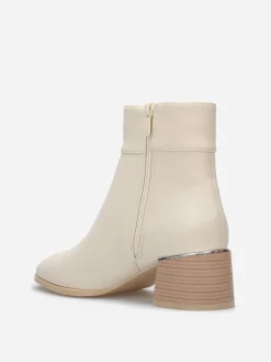 Best La Modeuse Bottines à bout carré et mors à strass Beige