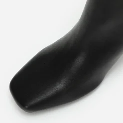 Online La Modeuse Bottines à bout et talon carrés Noir