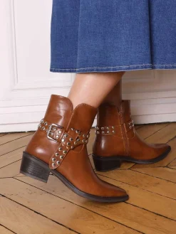 New La Modeuse Bottines à bride cloutées et nouée Camel