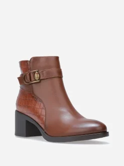 New La Modeuse Bottines à simili texturé et boucle Camel