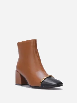 Outlet La Modeuse Bottines à talon avec chaîne dorée Camel