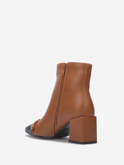 Outlet La Modeuse Bottines à talon avec chaîne dorée Camel