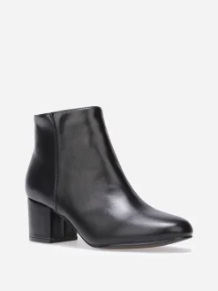 Online La Modeuse Bottines à talon et bout rond Noir