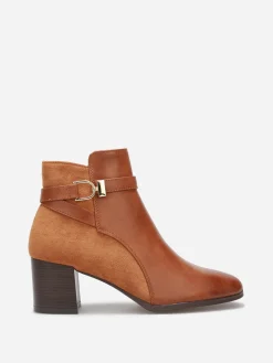 Hot La Modeuse Bottines bi-matière avec boucle dorée Camel