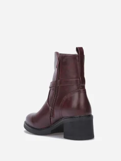 Hot La Modeuse Bottines chelsea à talon et fine bride Rouge