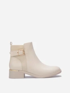 La Modeuse Bottines chelsea avec bride à boucle Beige