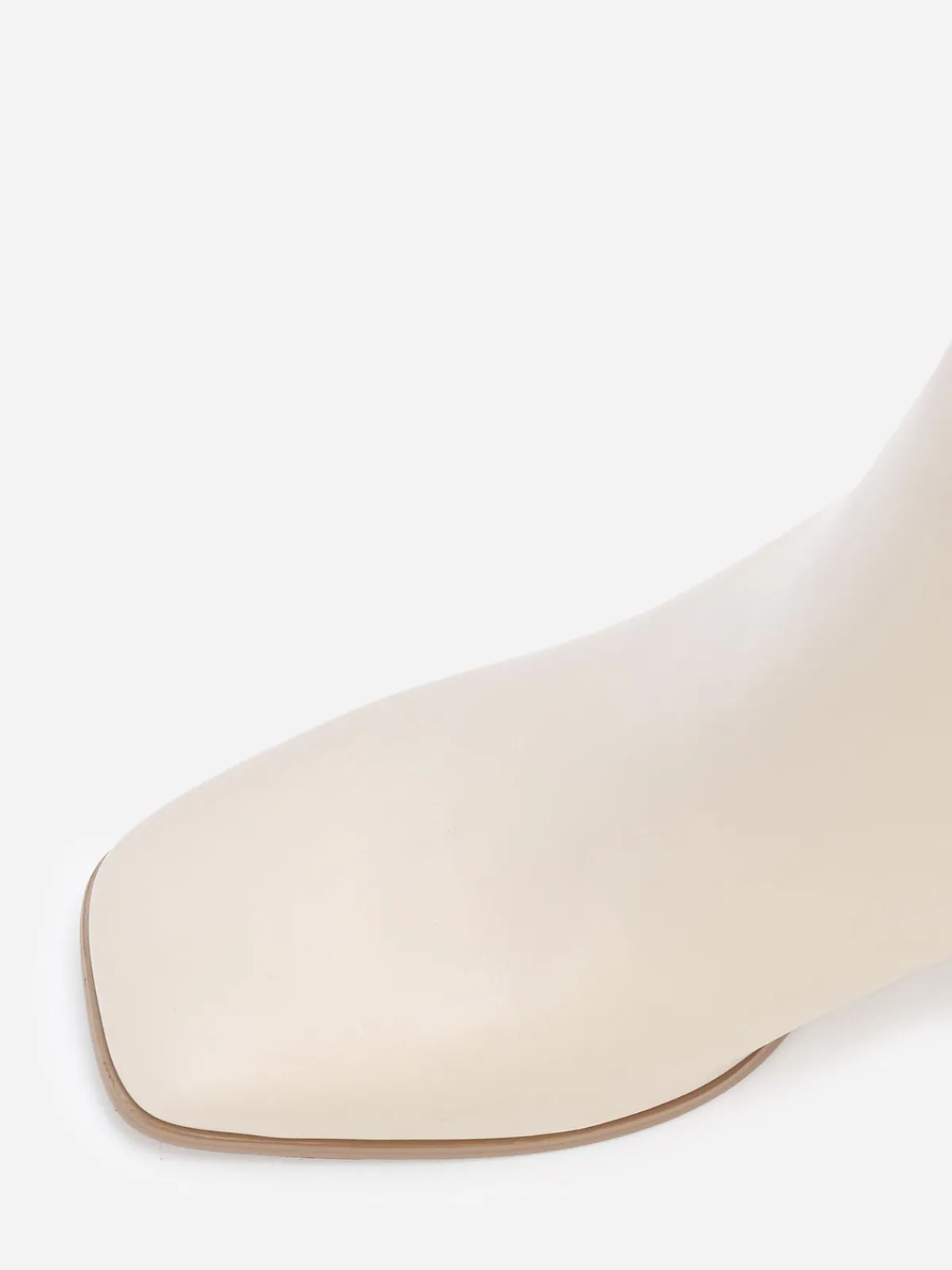 Sale La Modeuse Bottines chelsea carrées à talon Beige