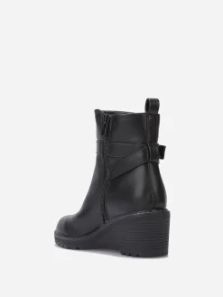 Online La Modeuse Bottines compensées à boucle Noir