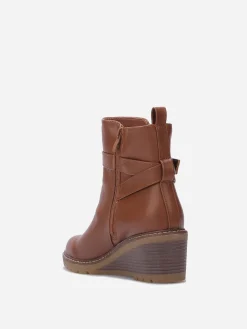 Outlet La Modeuse Bottines compensées à boucle Camel