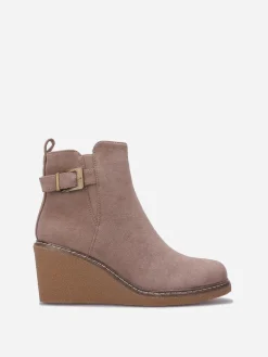 Online La Modeuse Bottines compensées en suédine Taupe