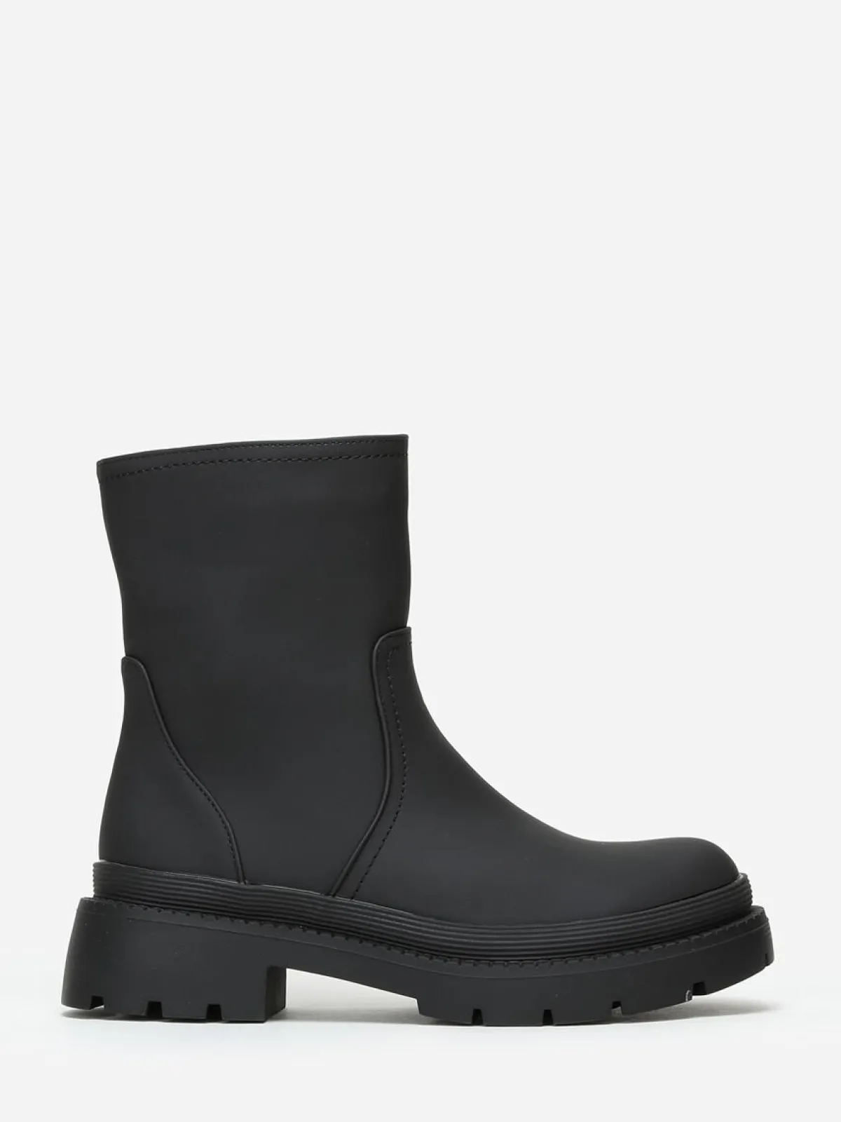 Outlet La Modeuse Bottines crantées effet mat Noir