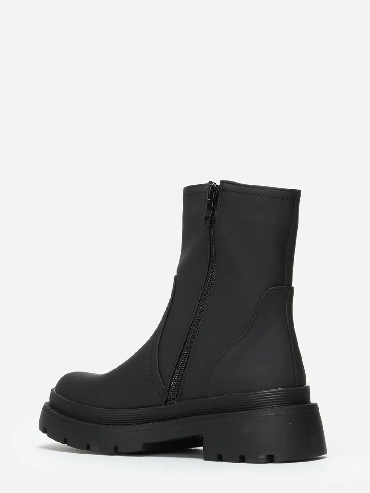 Outlet La Modeuse Bottines crantées effet mat Noir