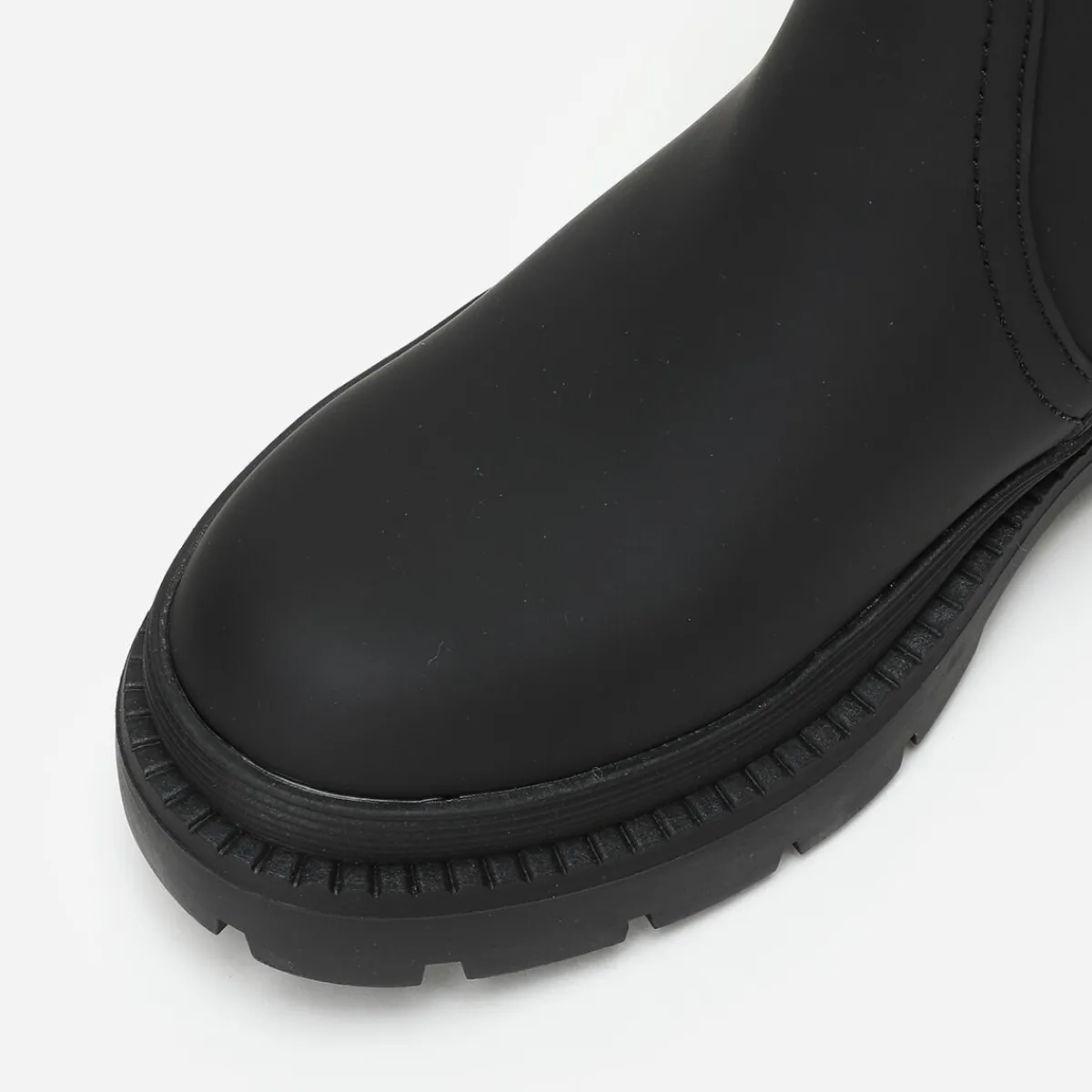 Outlet La Modeuse Bottines crantées effet mat Noir