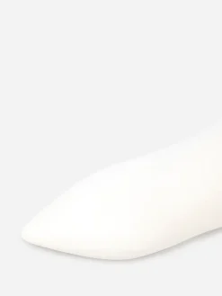 La Modeuse Bottines en simili à petit talon Blanc