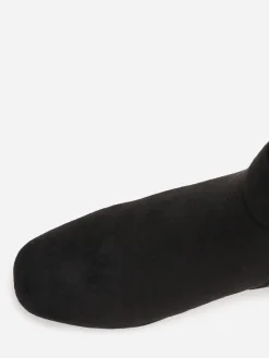 Discount La Modeuse Bottines en suédine à boucle rectangle Noir