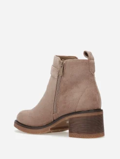 Sale La Modeuse Bottines en suédine à boucle métallique Taupe