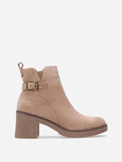 Clearance La Modeuse Bottines en suédine à bride et boucle métallique Taupe