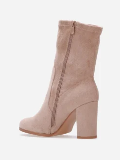 Online La Modeuse Bottines montantes en suédine à talon Taupe