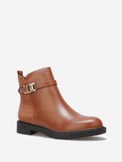 Discount La Modeuse Bottines plates bi-matière à boucle dorée Camel