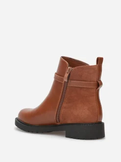 Discount La Modeuse Bottines plates bi-matière à boucle dorée Camel
