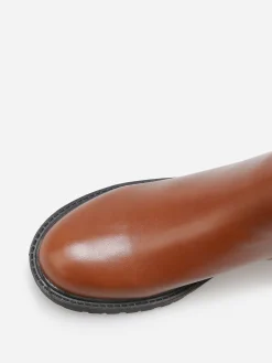 Discount La Modeuse Bottines plates bi-matière à boucle dorée Camel