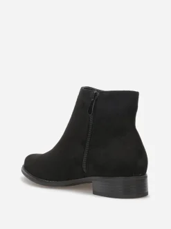 Discount La Modeuse Bottines plates en suédine Noir