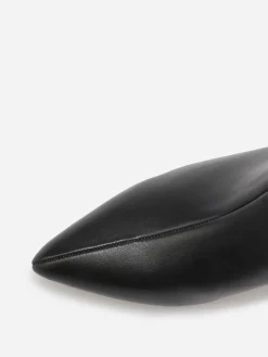 Sale La Modeuse Bottines pointues à petit talon métallique Noir